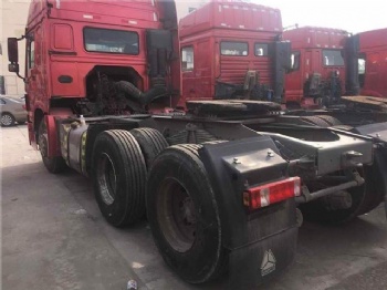Tractor truck HOWO 375