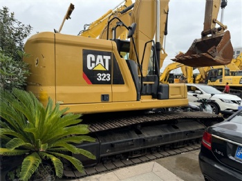 CAT 323 Excavator