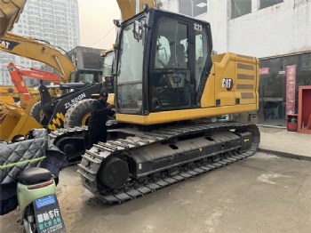 CAT 323 Excavator