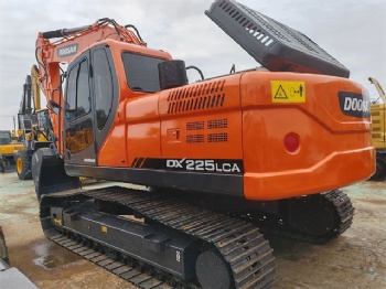 Doosan DX225LCA Excavator