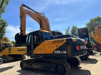 Hyundai 220LC-9S Excavator