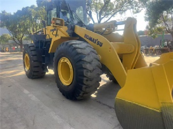 Komatsu WA470 wheel loader
